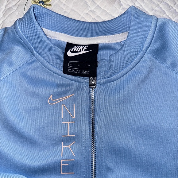 Nike Sportswear Women's Light Blue Full Zip Cropped Casual Jacket - Picture 5 of 6